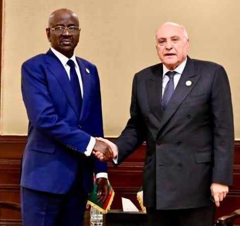 Attaf s’entretient avec son homologue mauritanien au Caire 