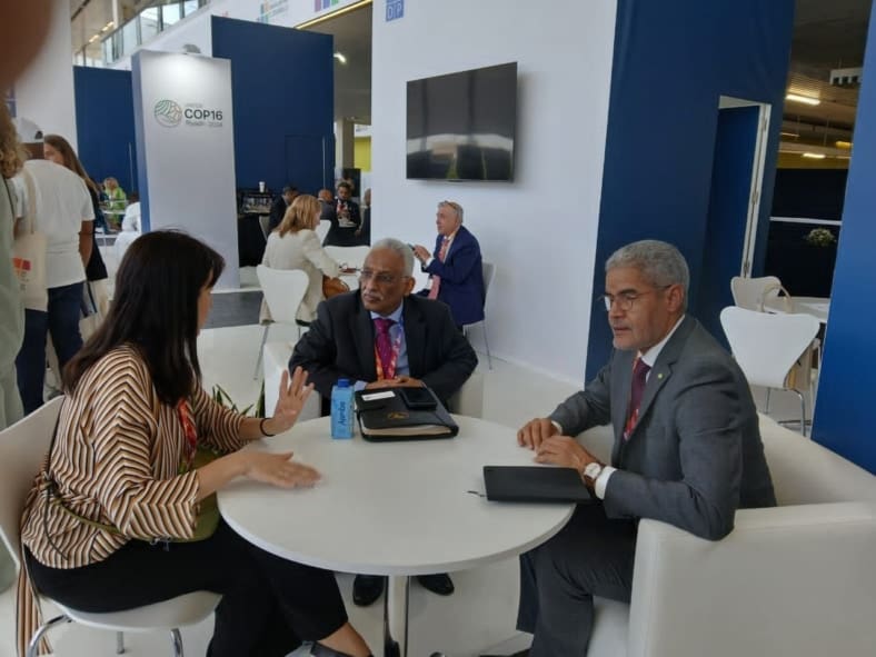 La situation des réfugiés maliens en Mauritanie évoquée par le ministre de l’Economie avec la représentante du HCR en Espagne