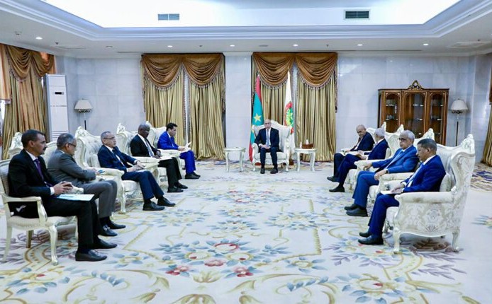 Le Président de la République préside une réunion sur les prix mondiaux des hydrocarbures 