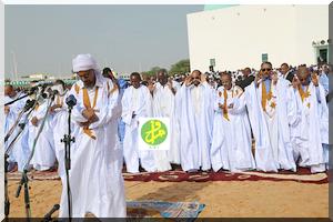 Le Président de la République accomplit la prière d'El Fitr dans l'enceinte de la mosquée Ibn Abass